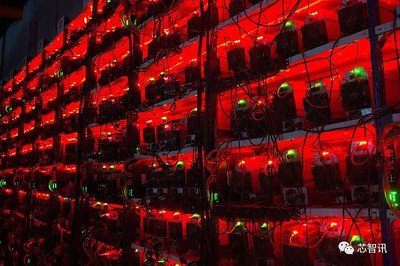 Immersion cooling setup in a Bitcoin mining farm, showing ASICs submerged in dielectric fluid.